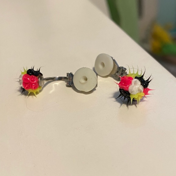 Cute Spike-Ball Clip ons Earrings - Picture 3 of 3